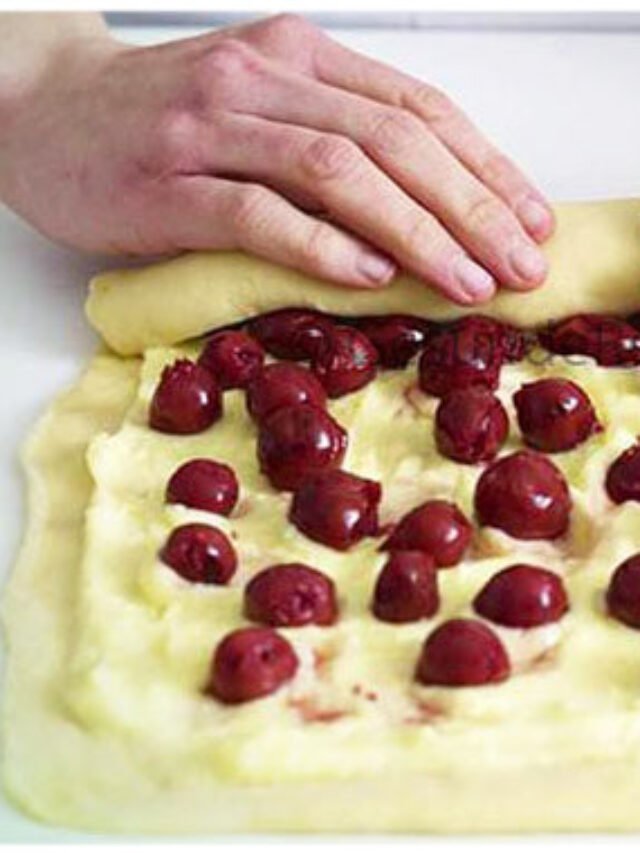 Sooo lecker: Puddingschnecken mit Kirschen – so geht’s