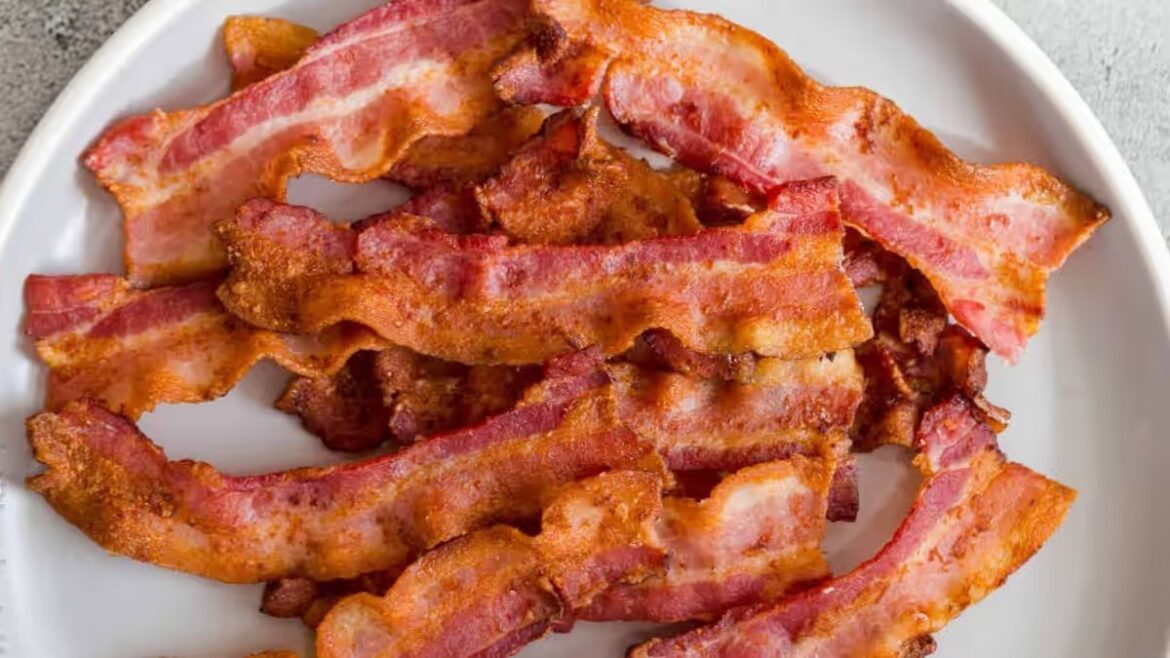 Knuspriger Speck in der Fritteuse: schnelles und einfaches Rezept
