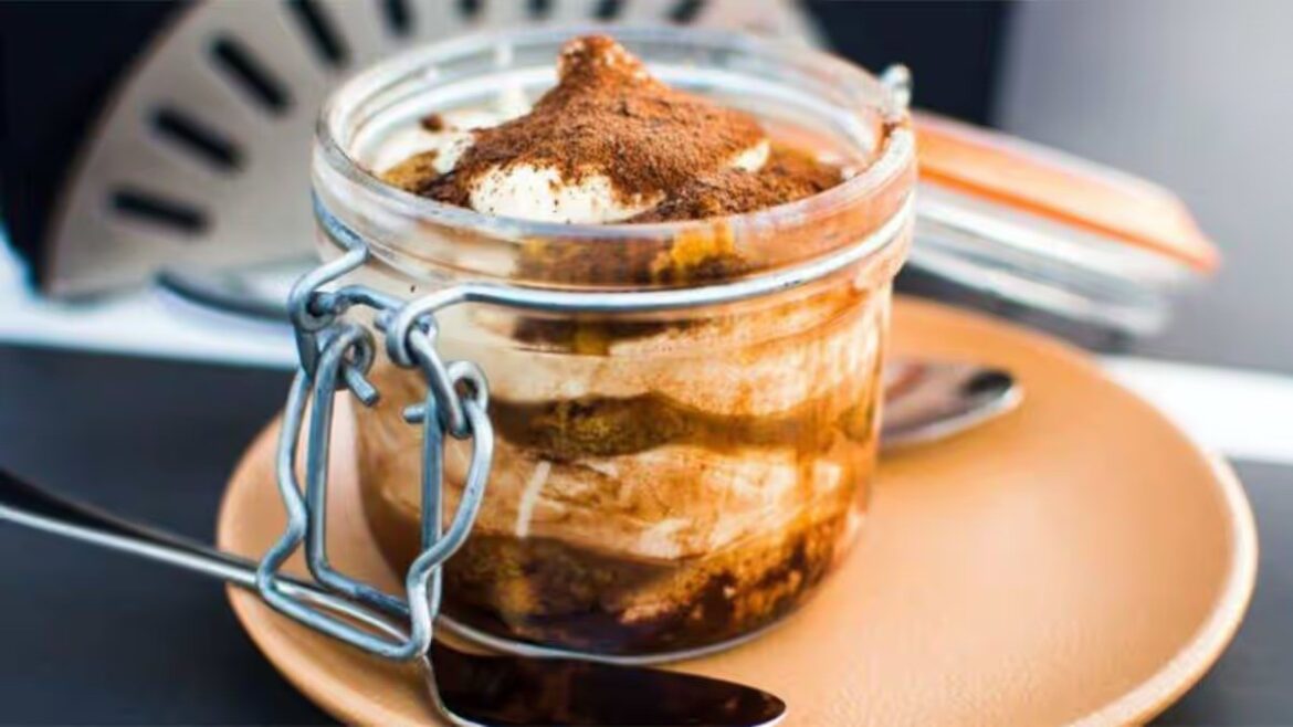 Tiramisu mit Orangen-Panettone: Rezept für ein leichtes Weihnachtsfest!