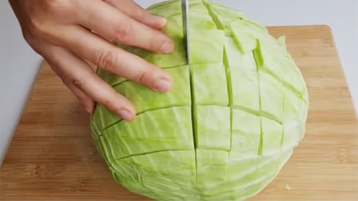 Weißkohl mit Hackfleisch: eine einfache Zubereitung für ein leckeres Abendessen mit weniger als 300 Kalorien!